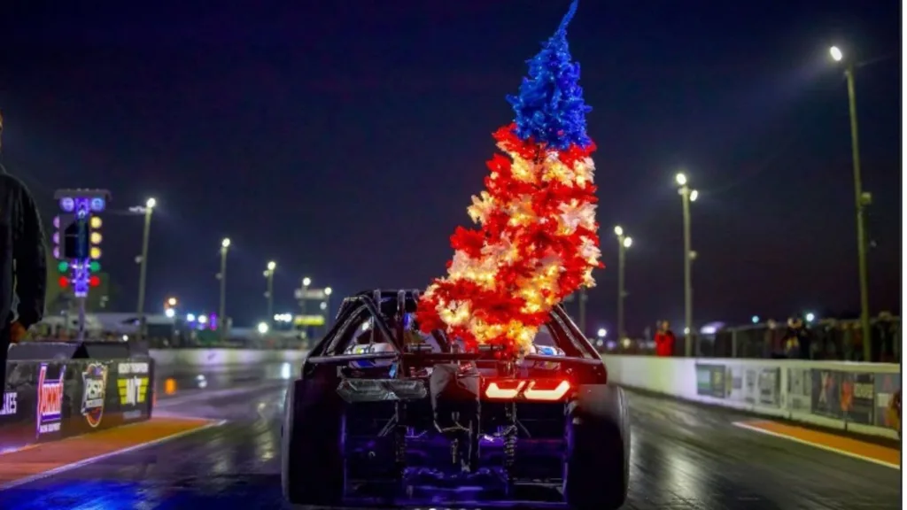 Holiday-Themed Customization - Drag Racing - Christmas Tree Simulator​